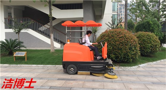 潔博士電動(dòng)掃地車用戶現(xiàn)場 潔博士電動(dòng)掃地車用戶現(xiàn)場