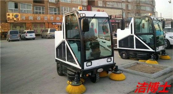 電動掃地機(jī)